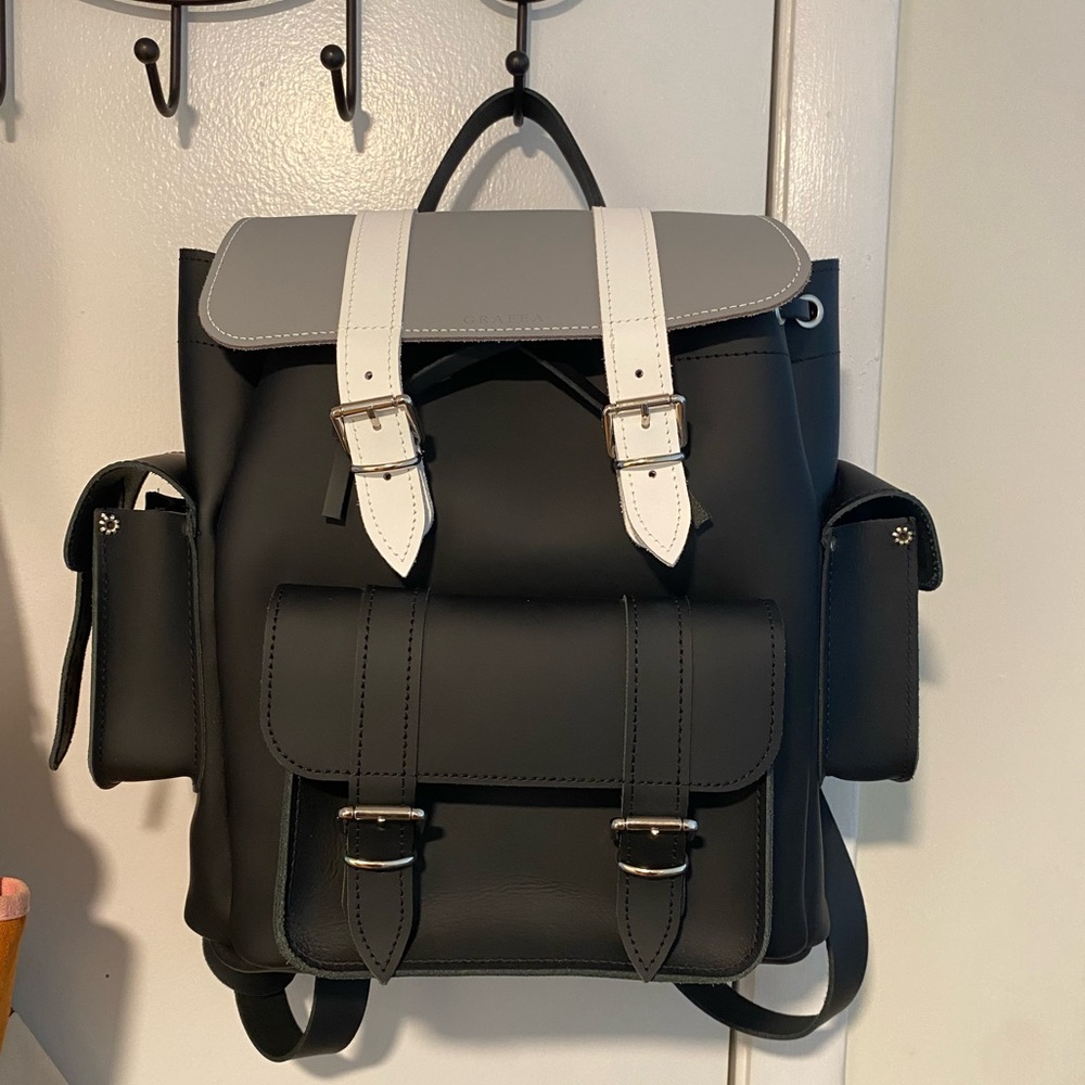 Grafea EUC Hari II Earl Leather Backpack